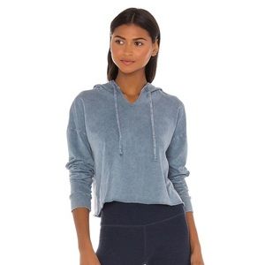 Beyond Yoga Light Blue Acid Wash Cropped Hoodie Pullover Size XS
